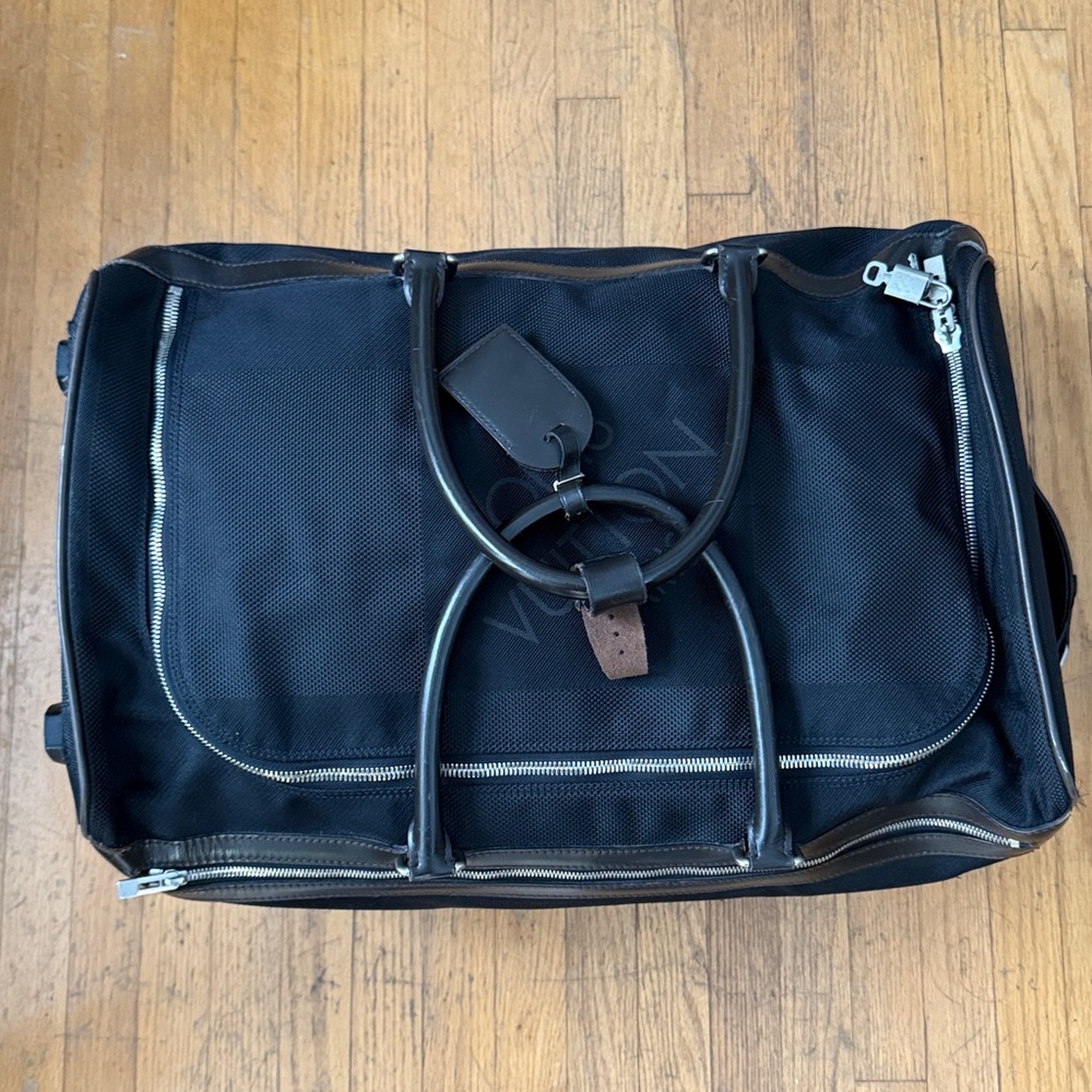 Louis Vuitton Black and Brown Travel Bag - Picture 2 of 16